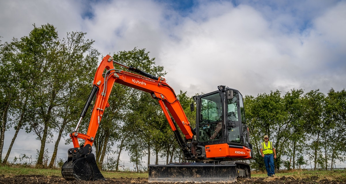 Kubota Introduces 2 New Excavators, New CTL at WOC