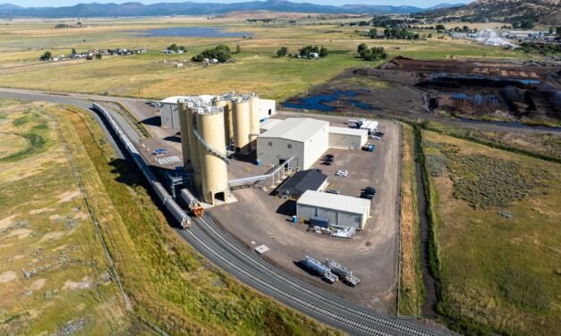 Pacific Northwest flower opens low-carbon concrete plant, according to Eco Supplies.