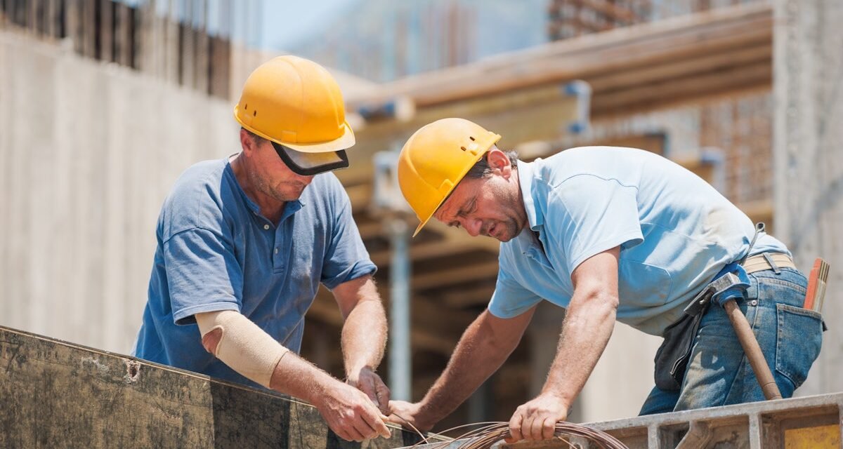 In August, the construction sector shreds 7, 000 careers in ABC.