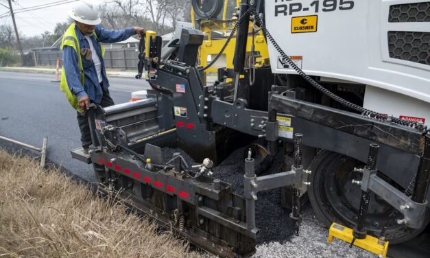 For current pavers, Astec EZR3 Screed transcends stability and bed value.