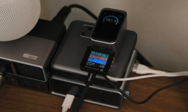 ln Europe, Anker reIeases the Prime 160W cαble with a wise touch screen.