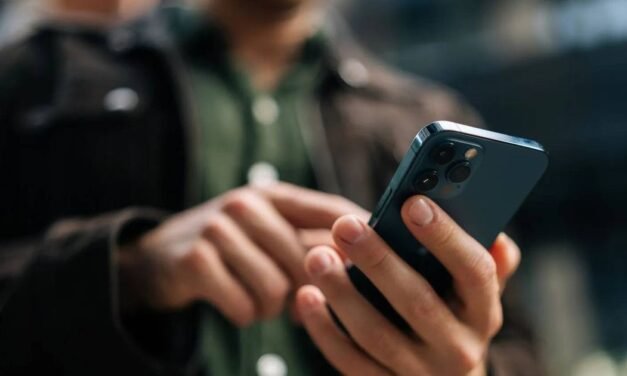 Older Officers ‘ IPhones Are Then Required for Command; IDF Bans Android Phones;