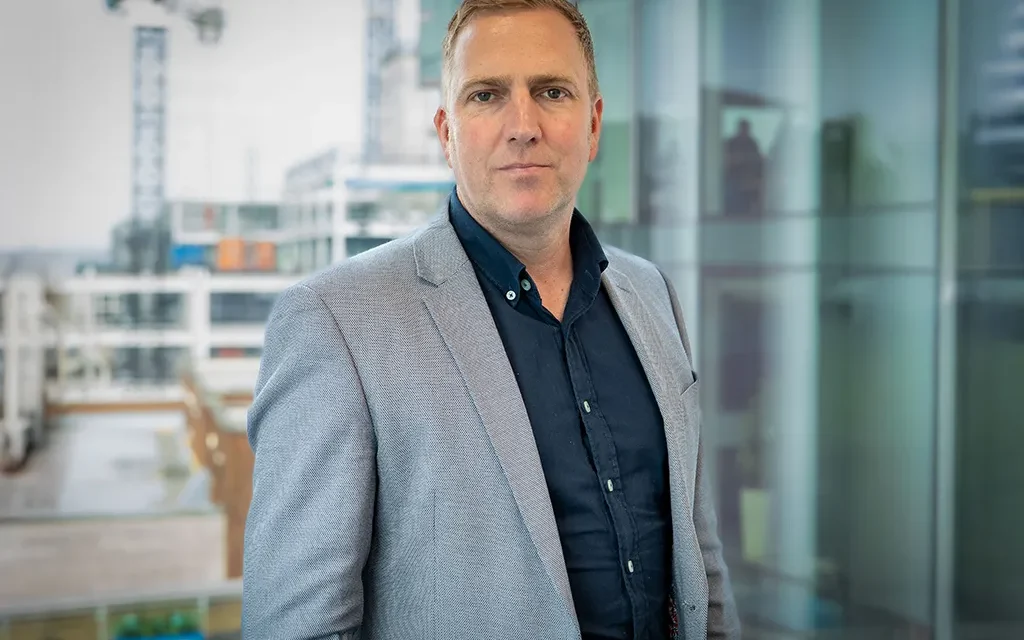 circling an M&amp, E big