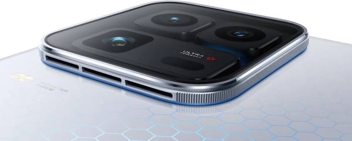 Effective chilling and a 7,400mAh battery make the iQOO 15 Ultra debut.