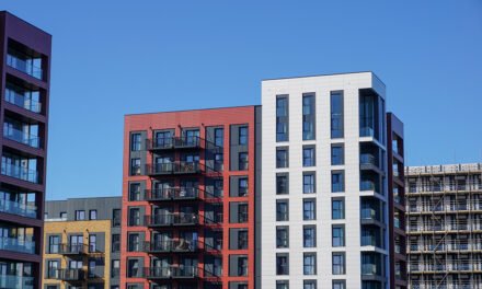 Gateway three delays set off fears of bottleneck