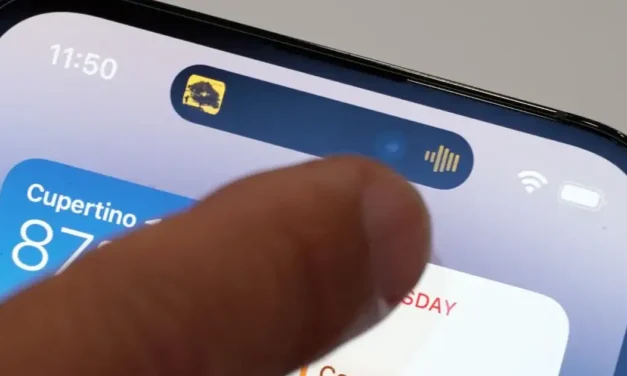 The 20-year-old phonȩ Hole. Apple Hasn’t Shot It Still.