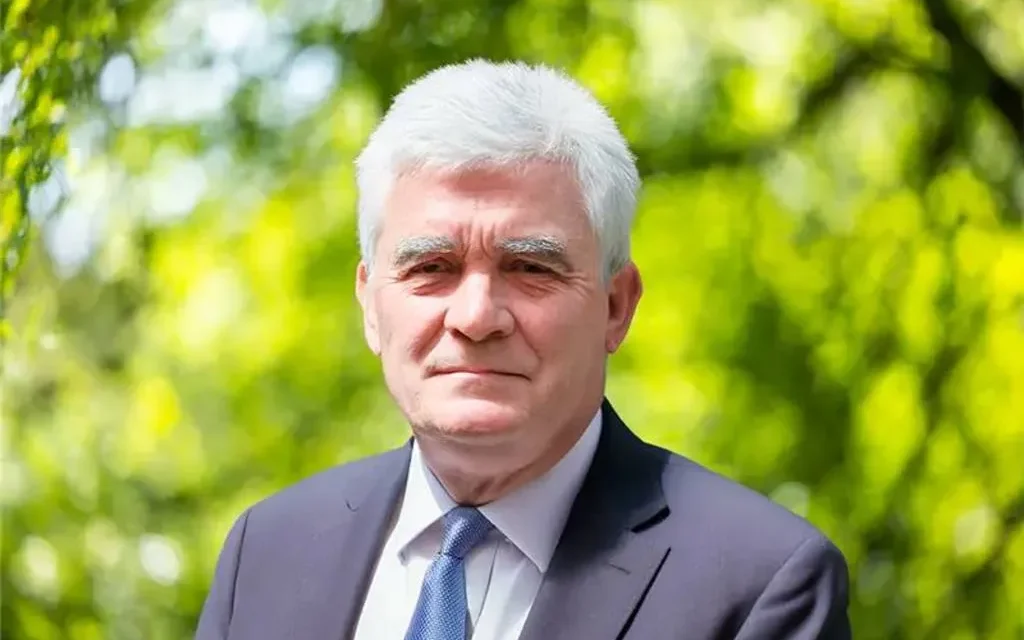 appointment of past Southern Waters Kier Chief Executive Davies