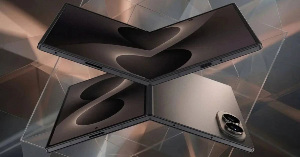 Exterior Galaxie Z Fold 8 Wide Dummy Products!