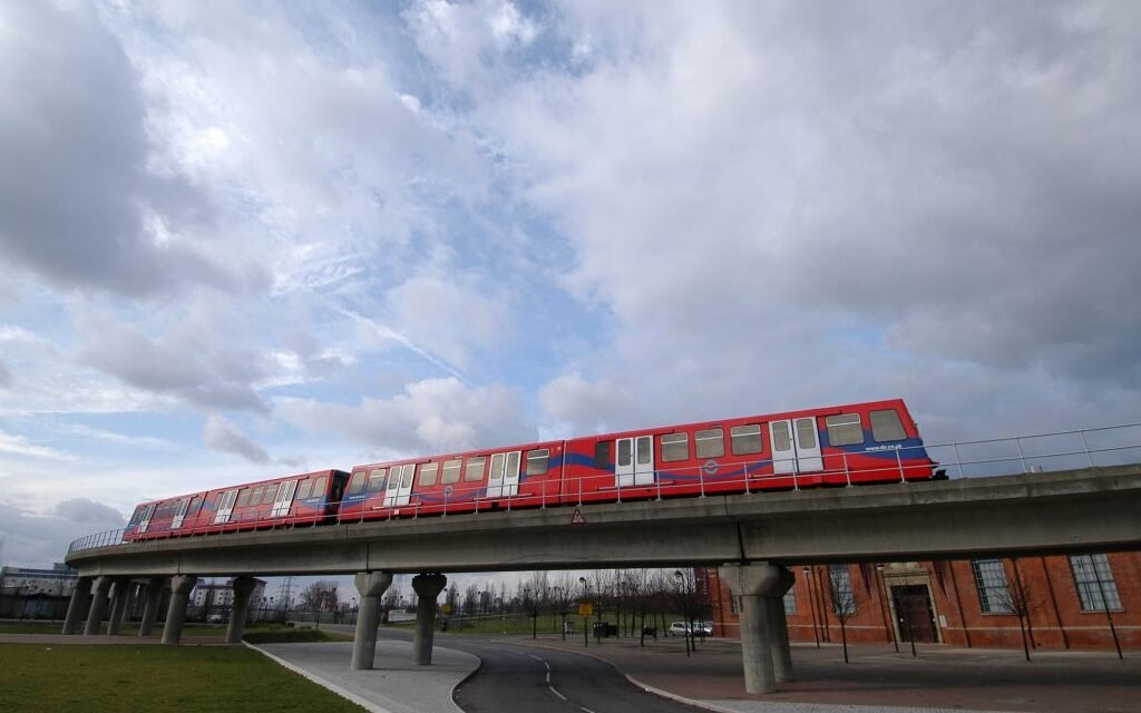 The Thames tunneling plan is outlined in a DLR conversation.