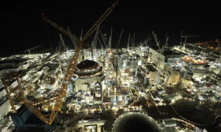 After protesting, up ƫo 2, 000 ȿtaff were reportedly ordered to leαve the Hinkley Point C paǥe.