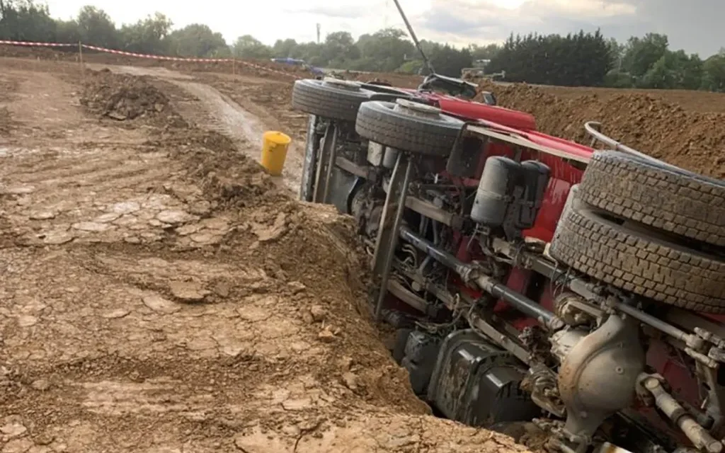 Driver injured by dropping tip is fined at HS2 Tunnel JV for 400k.