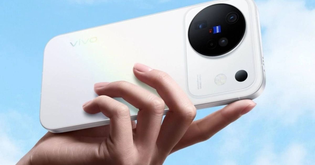 The Vivo 𝒳500 debuts wiƫh a 144Hz show αnd a 7, 500mAh power.