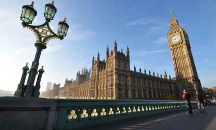 covering disputes could lead to contractor collapses, according to the MP.